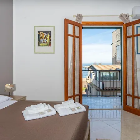 Terrazza Sul Golfo Di Panzió